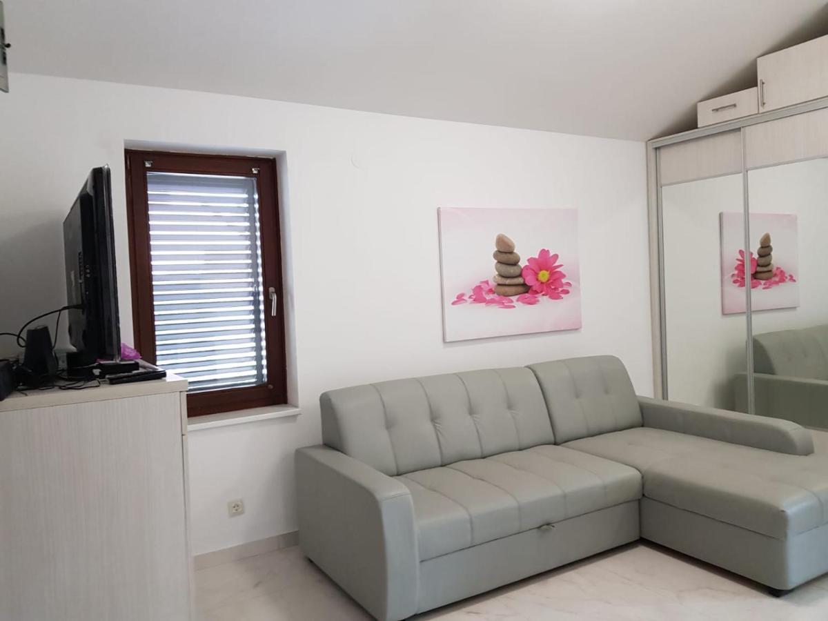 Ferienwohnung Relax Zone III Malinska Exterior foto